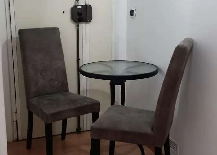 Claudia 's House *